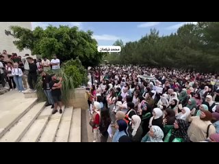 Manifestacin en la Universidad Birzeit, en Ramallah, en apoyo a Gaza y en contra del GENOCIDIO