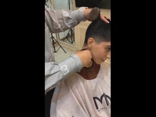 Hairdressers - Buzz haircut for girl ｜ Very short buzz cut