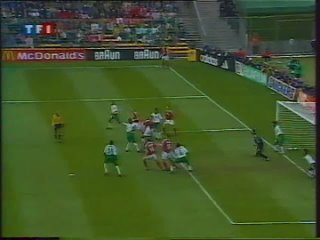Микаэль Лаудруп в матче против Саудовской Аравии на ЧМ' 98/ Michael Laudrup vs Saudi Arabia at WC'98