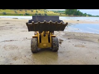 RC Mud Racing Off Road Trucks Water Adventure