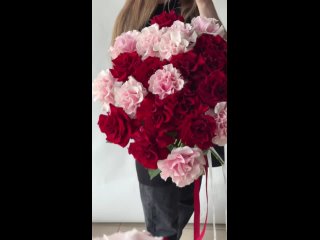 Видео от Bloom Room  Цветы  Доставка  Горячий Ключ