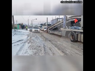 Драматические кадры из Тольятти: 4 человека попали под колеса фуры  Авария произошла на регулируемом