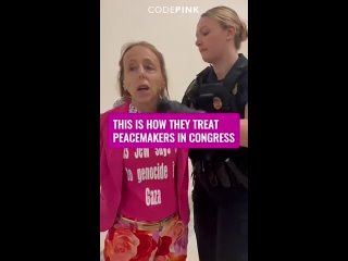 Medea Benjamin, activista juda estadounidense contra el apartheid: As es como tratan a los pacifistas en el Congreso de lo