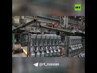 Сергей Шойгу проверил выполнение гособоронзаказа заводом в Омской области, выпускающим танки и тяжёлые огнемётные системы