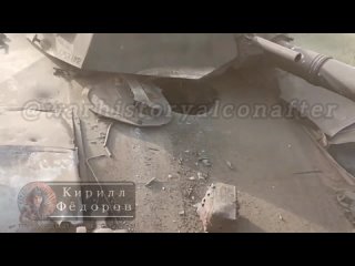 Руски инжиериски вод тешких гусеничара наставио са транспортом америчког обт M1A1 Abrams ка центру за ремонт оклопне технике д