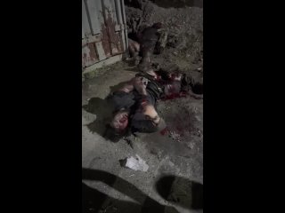 18+ Два террориста уничтоженных в Карачаево-Черкессии при попытке напасть на блокпост полиции.Один еще дрыгается, но явно не ж
