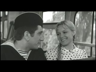 Фрагмент из фильма Поезд в далёкий август (1971)