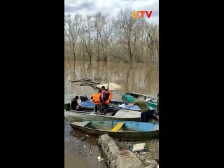 [Телеканал UTV. Уфа и Башкирия] Как «Уфанет» устанавливает камеры в зонах подтопления в Оренбурге #паводок #мчс #спасатели