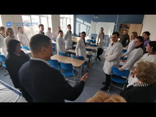 Глава Дмитровского округа пообщался со студентами недавно отремонтированного медицинского колледжа.