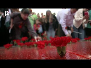 В Омске состоялась церемония возложения цветов к Звезде Героя