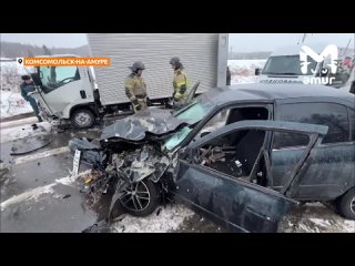 Два человека пострадало в аварии с тягачом в Комсомольске-на-Амуре