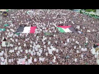 Une scne de la marche d'un million de personnes qui a eu lieu aujourd'hui dans la capitale, Sanaa