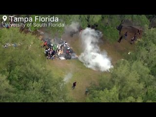 Las fuerzas del orden de Florida, con equipo antidisturbios, estn lanzando mltiples rondas de gases lacrimgenos y balas