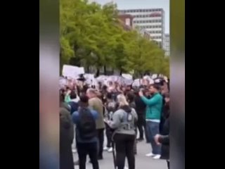 Un grand rassemblement d'islamistes, autoris par les autorits, a eu lieu  Hambourg, dont l'une des revendications tait l'ta