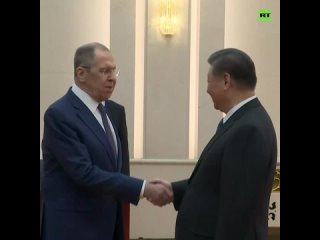 Xi Jinping y Serguéi Lavrov se reúnen en China