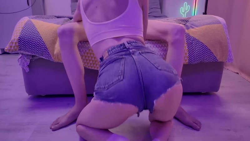 Blowjob and Missionary with Cutie in Jeans Shorts POV 4