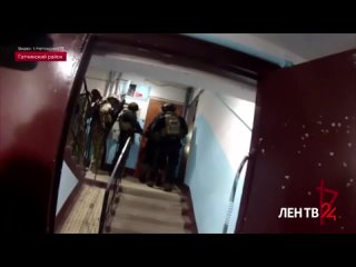 ТК “ЛенТВ 24“ - в Гатчинском районе сотрудники СОБР Росгвардии задержали мужчину, открывшего стрельбу по полицейскому