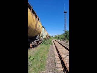 Видео возле того самого царь-поезда из более 2000 вагонов, растянувшихся на 30 километров от Еленовки до Волновахи в ДНР