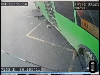 У автобуса отказали тормоза и он протаранил семь машин