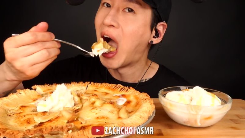 ASMR APPLE PIE ICE CREAM MUKBANG ( GORDON RAMSAY RECIPE) COOKING EATING SOUNDS Zach Choi