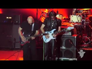 JOE SATRIANI _ STEVE VAI _You Really Got Me_ Scottish Rite Auditorium Collingswood NJ April 10_ 2024(360P).mp4