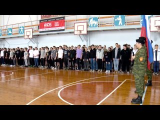 В Ноябрьске открыли пятидневные военные сборы для молодежи.mp4