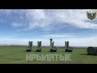 Красивое - запуски ракет ЗРС С-300В этот момент напрягается вся нэзалэжная.