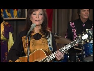 Loretta Lynn  - Blue Kentucky Girl Live Spring 2011