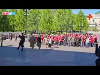 🇷🇺 Международная акция «Огонь памяти» стартовала в Александровском саду