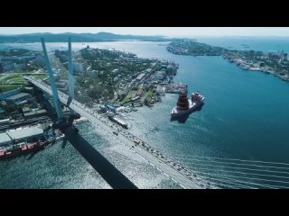 12 лет назад Золотой мост соединил полуостров Голдобина и центр Владивостока  Работы по монтажу длились почти четыре... (видео)