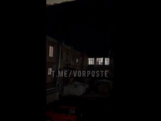 Прошлой ночью Одессу посетили Герани. На видео показана работа ПВО и взрывы прилётов по критической инфраструктуре.  Предположи