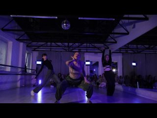 DANCE HALL - танцевальная фитнес-студия Керчьtan video