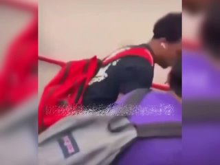 Полиция Лас-Вегаса арестовала школьного учителя за “спарринг“ с учеником, который назвал его “нигером“, школьника тоже арестовал