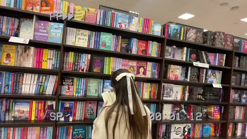 alexa raye cozy bookstore vlog spend the day book shopping with me at barnes noble + book