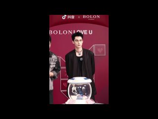 Live: Рассказы о Ван Хэ Ди  Wang He Di  Dylan Wang