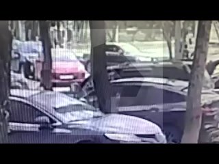 Момент взрыва машины экс-офицера СБУ в Москве
