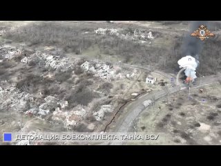 Бойцы 5-й бригады 1-го АК в ходе наступления на Красногоровку сожгли ВСУшникам танк и разнесли дронами опорник. Также в тепловиз