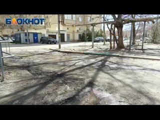 Астраханцы с улицы Московская просят «Астрводоканал» восстановить дорожное покрытие