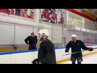 Хоккейная команда НПО «МИР» видео с тренировочного льда.