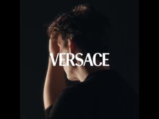 Кадры с первой съемки Киллиана Мерфи для Versace.