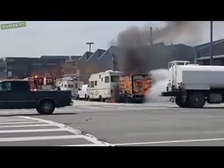 Поливомоечная машина утерла нос пожарным