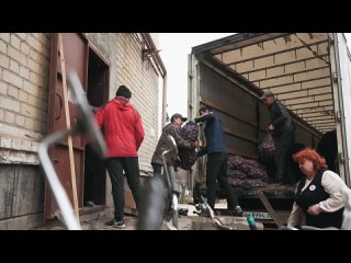 Астраханская область доставила гуманитарную помощь жителям подшефного Кременского района ЛНР: овощи, картофель, крупы, предметы