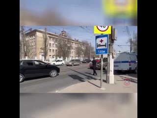 Четверых детей сбила женщина на зебре в Волгограде

Два мальчика и две девочки переходили дорогу по пешеходному переходу, где их