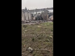 На видео попали последствия вчерашнего ракетного прилета в районе Горбатого моста в ОдессеРяд источников сообщал, что целью