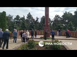 Сотни жителей Кишинева пришли к мемориальному комплексу Вечность, чтобы почтить память павших в Великой Отечественной