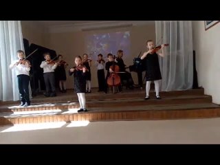 Выступление с детским ансамблем струнных инструментов )))