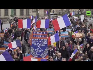 Frexit! | Hundreds protest in Paris against NATO and EU