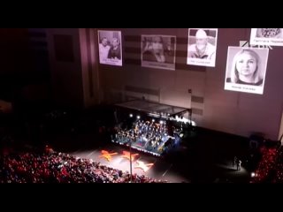 🇷🇺 L’ORCHESTRA SINFONICA DI VALERY GERGIEV SUONA ALLE MURA DEL CROCUS CITY HALL, IN MEMORIA DEI MORTI NELL’ATTACCO TERRORISTICO