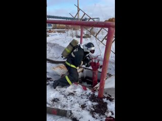 Огнеборцы Архангельска и Приморского района отработали навыки тушения пожара в лесопильном цехе