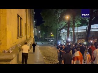 ▶️ The protest in Tbilisi ended, the remaining participants of the rally marched around the parliament building after the surrou